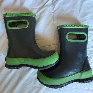 BOGS Kids Black and Green Rain Boots